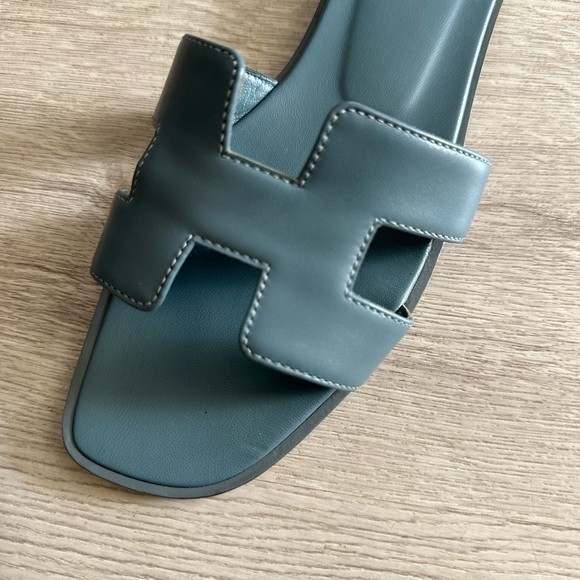 Preowned Hermes Oran Sandals Size 39.5 Bleu Pinede - Picture 4 of 6